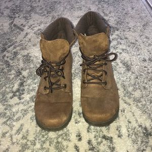Regular light brown boots